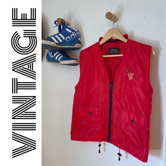 Epic vintage zippered vest with basketball embroidery in vibrant red, unisex - Picture 10 of 12
